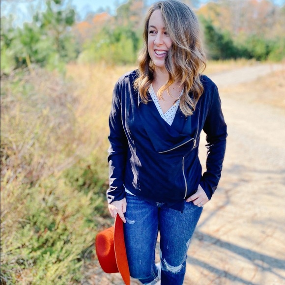 Meet your Posher, Katie - Picture 2 of 5